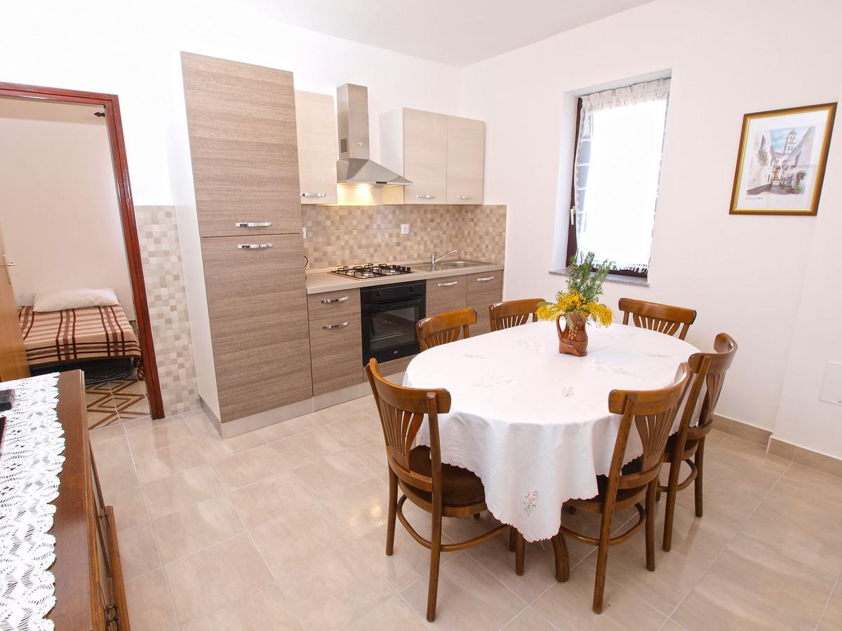 Apartments Ivan 1031 Fažana Extérieur photo