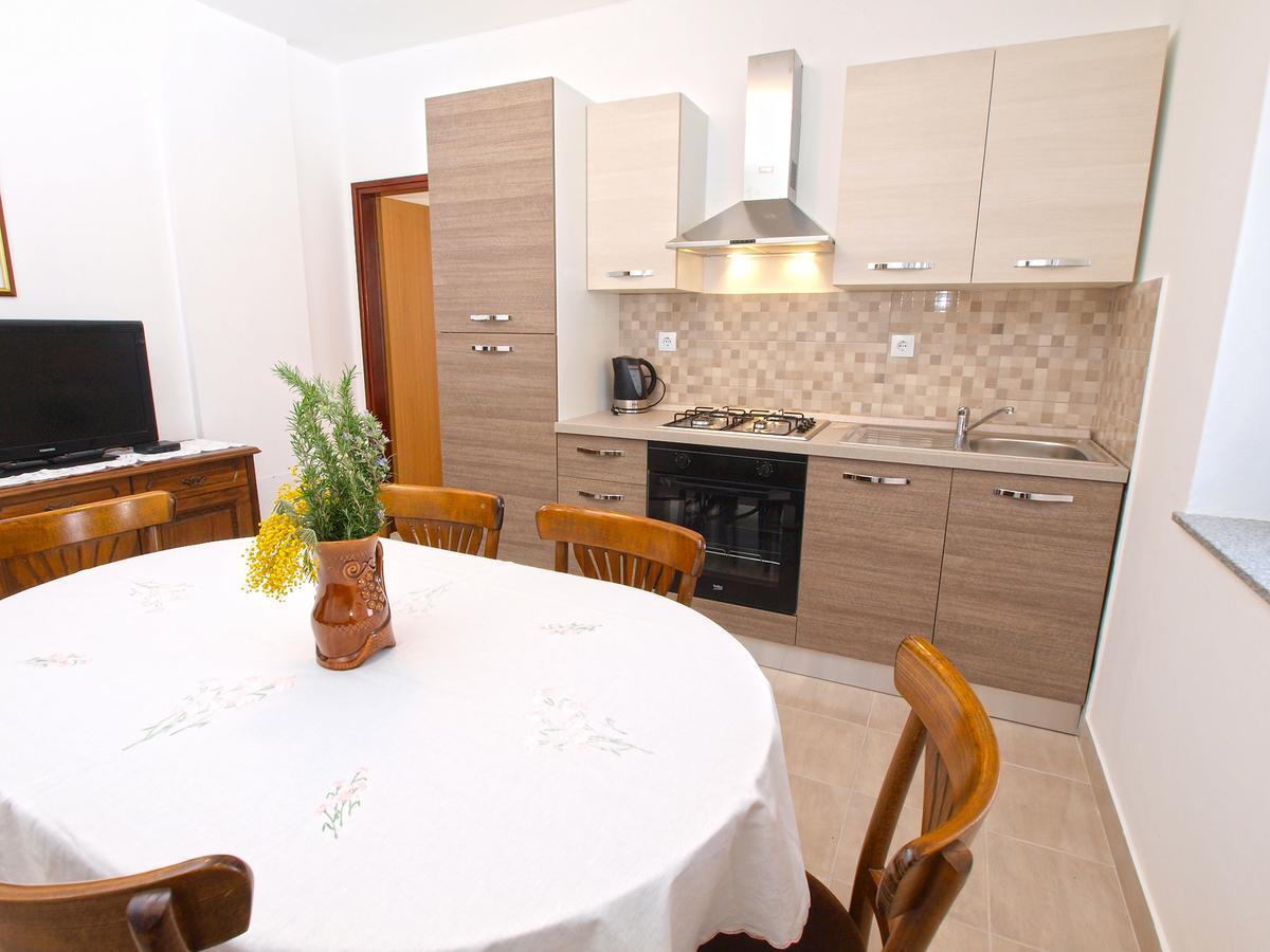 Apartments Ivan 1031 Fažana Extérieur photo